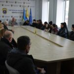 МІСЬКИЙ ГОЛОВА ЧОРТКОВА ЗУСТРІВСЯ ІЗ РІДНИМИ ЗАГИБЛИХ ЗАХИСНИКІВ