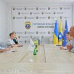 ПРЕДСТАВНИКИ ООН ВІДВІДАЛИ ЧОРТКІВ ТА ОГЛЯНУЛИ БУДІВНИЦТВО СМАРТ-КВАРТИР ДЛЯ ВИМУШЕНИХ ПЕРЕСЕЛЕНЦІВ