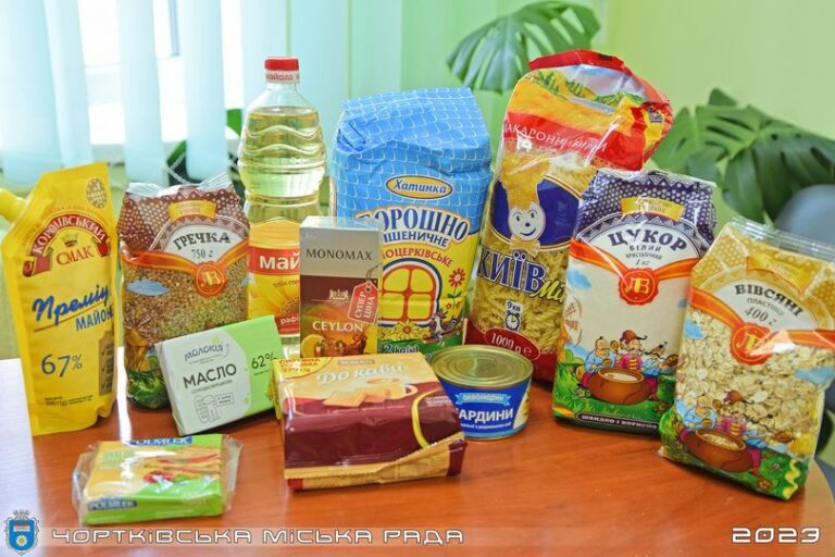 ЛЮДИ ПОХИЛОГО ВІКУ ЧОРТКІВСЬКОЇ ГРОМАДИ ОТРИМАЮТЬ ПРОДУКТОВІ НАБОРИ