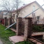 ЯКЩО ВОДОСТІЧНІ ТРУБИ ВАШОГО БУДИНКУ ВИХОДЯТЬ НА ДОРОГУ ЧИ ТРОТУАР, ПРИБЕРІТЬ ЇХ