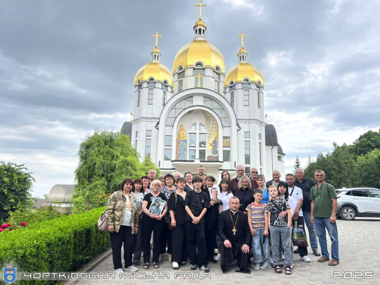 ДЕНЬ МОЛИТВИ ТА НАДІЇ ДЛЯ РОДИН ЗАГИБЛИХ І ЗНИКЛИХ БЕЗВІСТИ ГЕРОЇВ У ЗАРВАНИЦІ