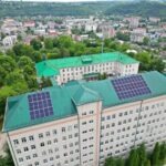 СОНЦЕ ПРАЦЮЄ НА ЛІКАРНЮ: ЧОРТКІВ ЕКОНОМИТЬ СОТНІ ТИСЯЧ НА ЕЛЕКТРОЕНЕРГІЇ