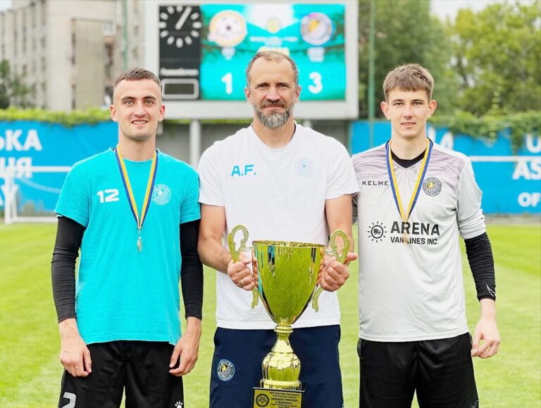 ЗАЛІЩИЦЬКИЙ «ДНІСТЕР» – ЧЕМПІОН УКРАЇНИ СЕРЕД АМАТОРІВ! А ВОРОТА КОМАНДИ НАДІЙНО ЗАХИЩАВ ЧОРТКІВ’ЯНИН ІВАН КРАВЕЦЬ!