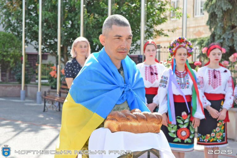 ЧОРТКІВ’ЯНИН РУСЛАН КУЛЬБАРАК ПОВЕРНУВСЯ ДОДОМУ ПІСЛЯ ДВОХ РОКІВ У ПОЛОНІ