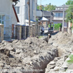 ВОДОКАНАЛ ЛІКВІДОВУЄ СКЛАДНИЙ ПРОРИВ ТА ПРОКЛАДАЄ НОВУ ВОДОПРОВІДНУ МЕРЕЖУ