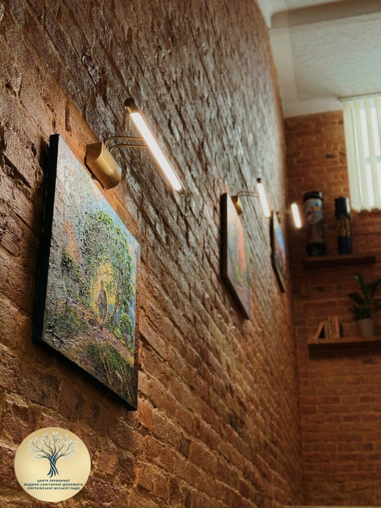 ТЕРАПІЯ БАРВАМИ: РОБОТИ ОСТАПА БАРАНОВСЬКОГО ПРИКРАСИЛИ СТІНИ ЧОРТКІВСЬКОЇ ПЕРВИНКИ