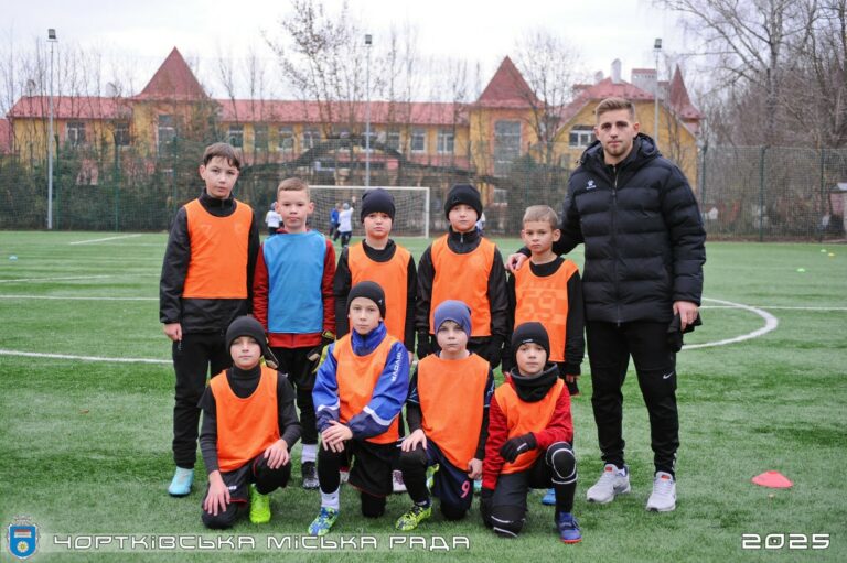 У ЧОРТКОВІ РОЗПОЧАВСЯ ІІ ЕТАП ЗМАГАНЬ «ПЛІЧ-О-ПЛІЧ: ВСЕУКРАЇНСЬКІ ШКІЛЬНІ ЛІГИ»