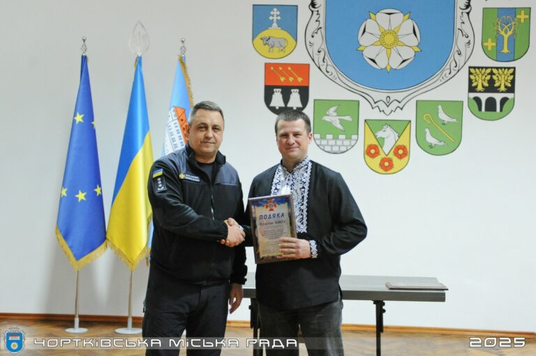 ЧОРТКІВСЬКІ РЯТУВАЛЬНИКИ ПОДЯКУВАЛИ ЗА ПІДТРИМКУ ТА ВРУЧИЛИ ВОЛОНТЕРАМ ПОДЯКИ