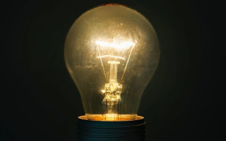 ПРО ПІДСВІТКУ РЕКЛАМИ БІЗНЕСУ