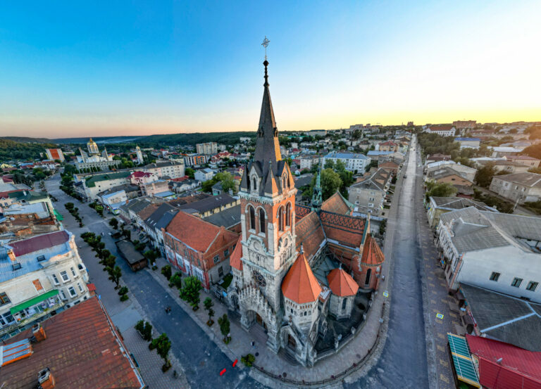 У ЧОРТКОВІ ПЛАНУЮТЬ КАПІТАЛЬНО ВІДРЕМОНТУВАТИ ДОРОЖНЮ РОЗВ’ЯЗКУ БІЛЯ КОСТЕЛУ