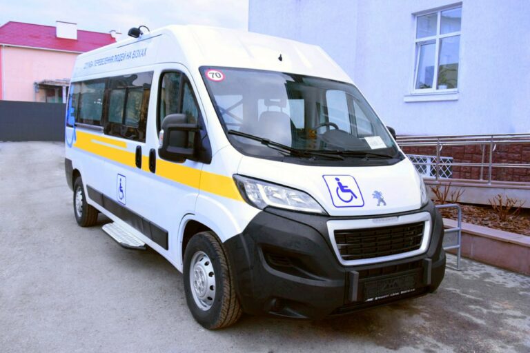 СОЦІАЛЬНЕ ТАКСІ У ЧОРТКОВІ: ТИСЯЧІ ПОЇЗДОК ЗА РІК! ХТО І ЯК МОЖЕ СКОРИСТАТИСЯ?