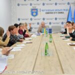 ДЕПУТАТИ МІСЬКОЇ РАДИ ЗВЕРНУЛИСЬ ДО КАБІНЕТУ МІНІСТРІВ ЩОДО ПІДВИЩЕННЯ ОПЛАТИ ПРАЦІ ОСВІТЯН