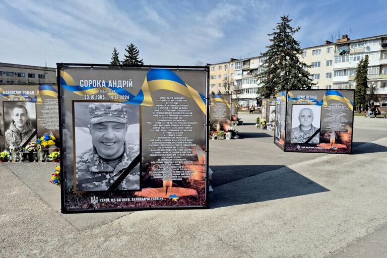 НОВІ КУБИ ІЗ ПОРТРЕТАМИ ЗАГИБЛИХ ГЕРОЇВ…