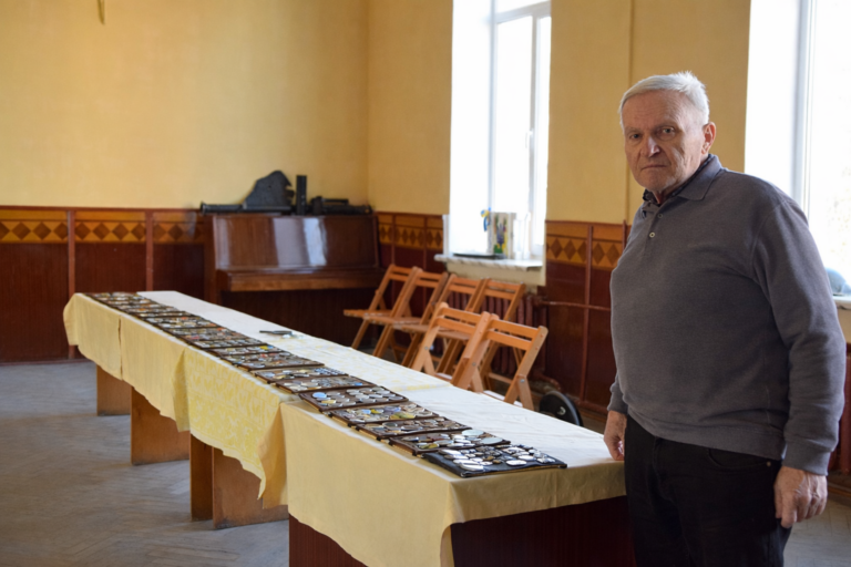 ПРИСТРАСТЬ ДОВЖИНОЮ У ЖИТТЯ. БОГДАН ГЛАДІЙ – ВЛАСНИК УНІКАЛЬНОЇ КОЛЕКЦІЇ ЗНАЧКІВ НА ТЕМУ ТАРАСА ШЕВЧЕНКА