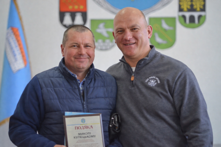 ПРАЦІВНИКІВ ЖКГ ТА ПОБУТОВОГО ОБСЛУГОВУВАННЯ ГРОМАДЯН ПРИВІТАЛИ ІЗ ПРОФЕСІЙНИМ СВЯТОМ