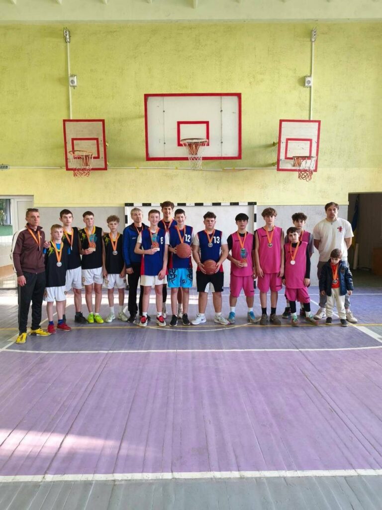 БАСКЕТБОЛІСТИ ЧОРТКІВСЬКОГО ЛІЦЕЮ №1 ІМ. ШАШКЕВИЧА – ПЕРЕМОЖЦІ РАЙОННОГО ЕТАПУ ЗМАГАНЬ «ПЛІЧ-О-ПЛІЧ»