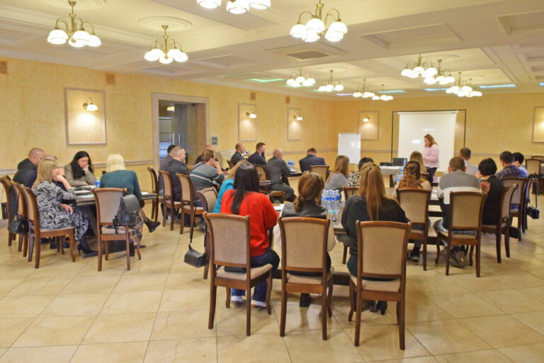 ЧОРТКІВ ПРИЙМАЄ ГРОМАДИ З УСІЄЇ УКРАЇНИ ДЛЯ НАВЧАНЬ З ВІДНОВЛЮВАНОЇ ЕНЕРГЕТИКИ