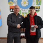 У ЦНАПІ ЧОРТКОВА ВРУЧИЛИ ЧЕРГОВІ ПАСПОРТИ 14-РІЧНИМ МЕШКАНЦЯМ ГРОМАДИ