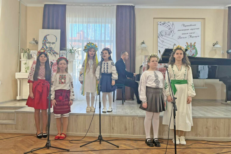 З НАГОДИ ШЕВЧЕНКІВСЬКИХ ДНІВ У ЧОРТКІВСЬКІЙ МИСТЕЦЬКІЙ МУЗИЧНІЙ ШКОЛІ ІМЕНІ ВАСИЛЯ МАРМУСА ВІДБУВСЯ КОНЦЕРТ