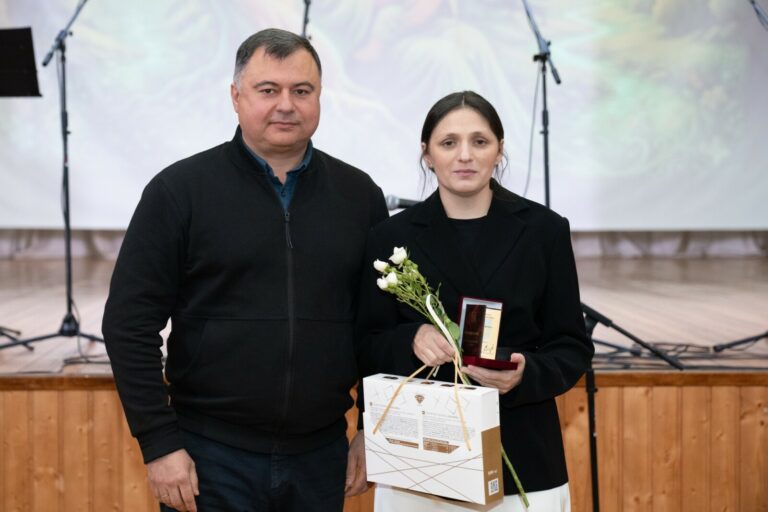 ЖИТЕЛЬЦІ ЧОРТКІВСЬКОЇ ГРОМАДИ ВАЛЕНТИНІ ДРАЧЕНКО ПРИСВОЇЛИ ЗВАННЯ «МАТИ-ГЕРОЇНЯ»