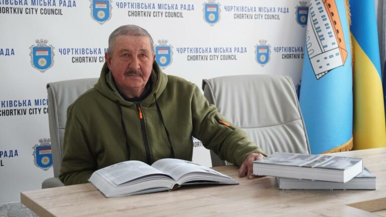 ЛІКВІДАТОРИ АВАРІЇ НА ЧАЕС 1 КАТЕГОРІЇ ІЗ ЧОРТКІВСЬКОЇ ГРОМАДИ ОТРИМАЮТЬ ПАМ’ЯТНІ КНИГИ