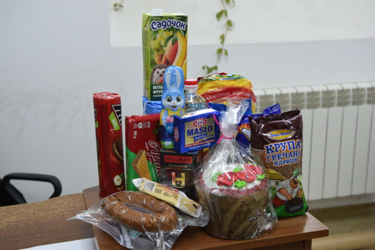 ВЕЛИКОДНІ ПОДАРУНКИ ДЛЯ ДІТЕЙ