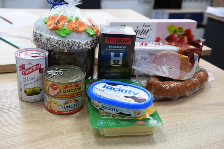 РОДИНИ БЕЗВІСТИ ЗНИКЛИХ ТА ЛЮДИ З ІНВАЛІДНІСТЮ ВНАСЛІДОК ВІЙНИ ОТРИМАЮТЬ ПЕРЕДВЕЛИКОДНІ ПОДАРУНКИ