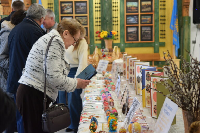 БАРВИ ВЕЛИКОДНЯ: У ЧОРТКОВІ ВІДКРИЛИ СВЯТКОВУ ВИСТАВКУ