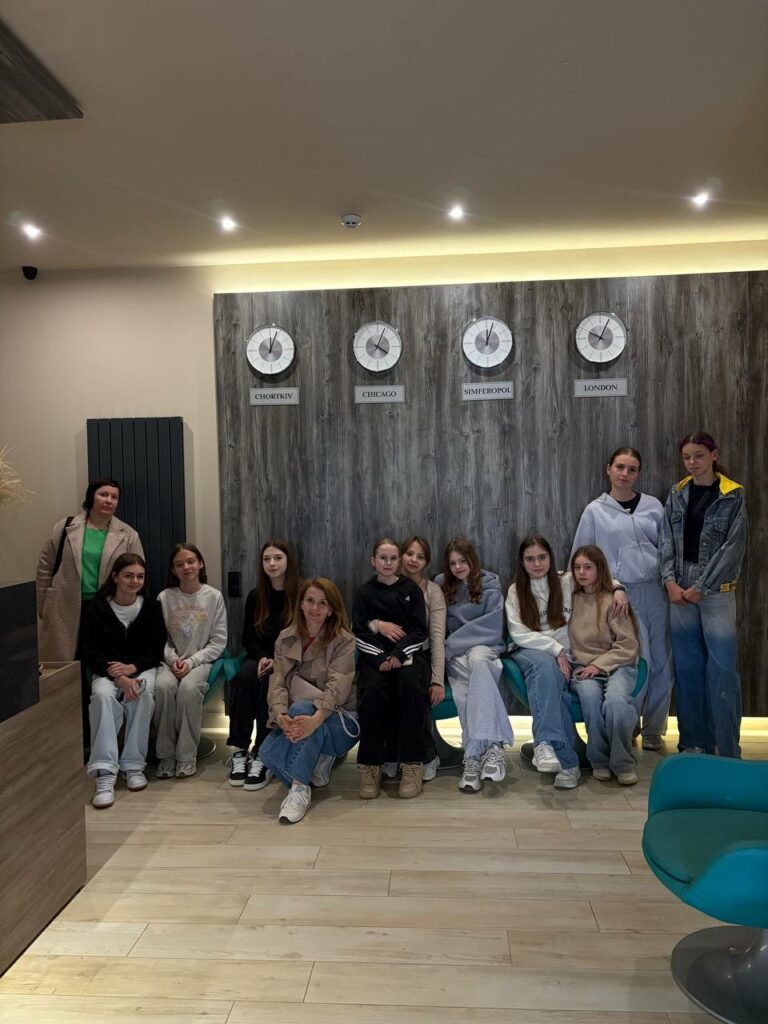 ЧОРТКІВСЬКІ СТАРШОКЛАСНИКИ ПРОДОВЖУЮТЬ НАОЧНО ВИВЧАТИ СВІТ ПРОФЕСІЙ