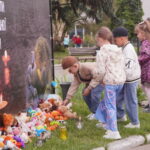 МОЛИТВА І МОВЧАННЯ – ПАМ’ЯТЬ ПРО НЕВИННИХ ДІТЕЙ, ВБИТИХ ВІЙНОЮ