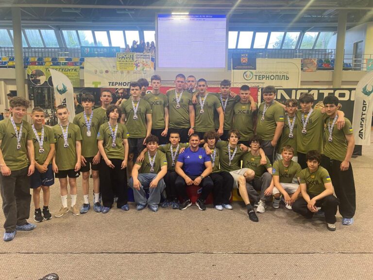 ЧОРТКІВСЬКІ СПОРТСМЕНИ ВИБОРОЛИ 19 МЕДАЛЕЙ НА ЧЕМПІОНАТІ ОБЛАСТІ З КЛАСИЧНОГО ЖИМУ ШТАНГИ