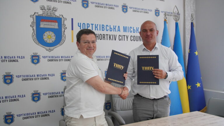 МІСЬКИЙ ГОЛОВА ЧОРТКОВА ВОЛОДИМИР ШМАТЬКО ПІДПИСАВ МЕМОРАНДУМ ПРО СПІВПРАЦЮ ІЗ ТЕРНОПІЛЬСЬКИМ НПУ ІМЕНІ В. ГНАТЮКА